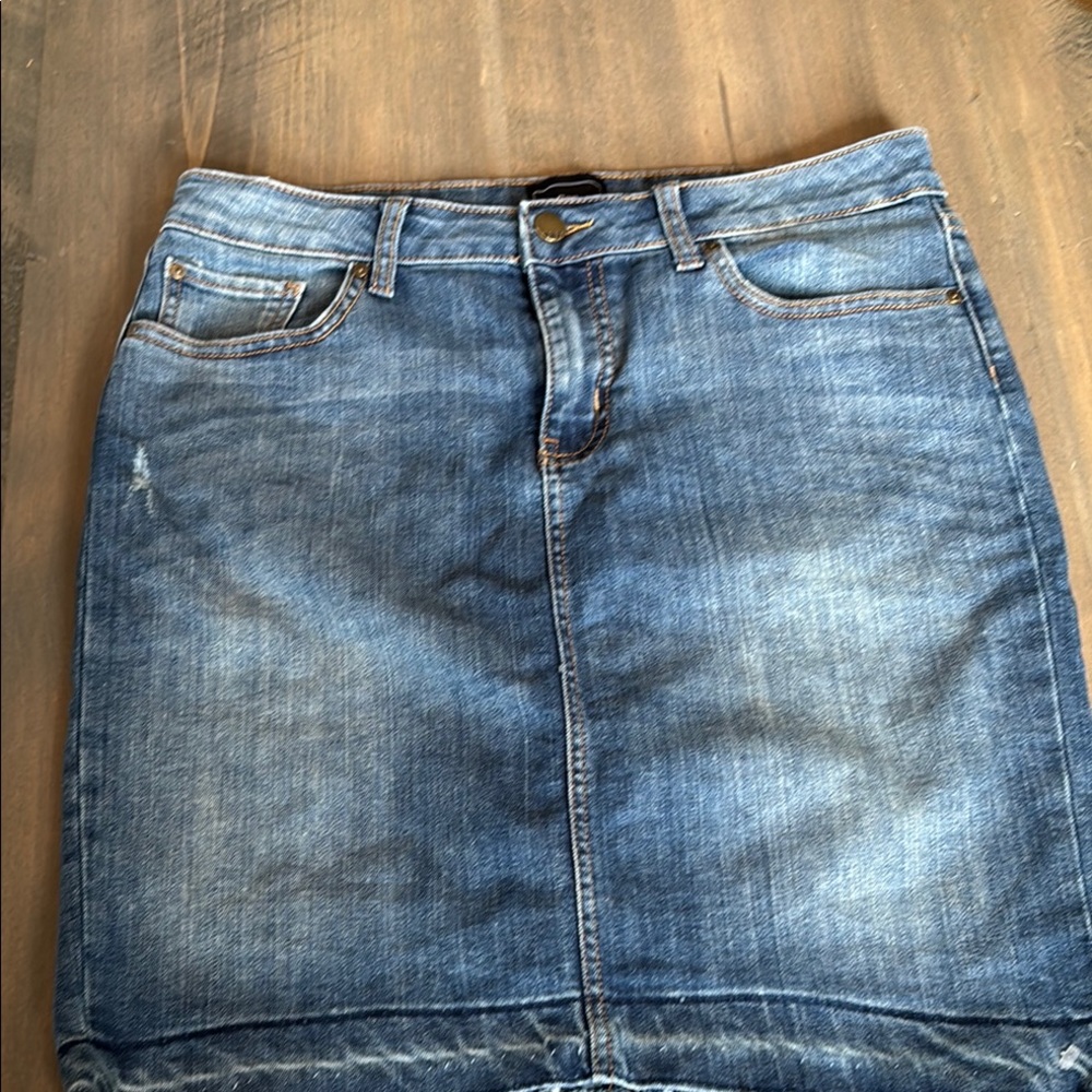 Gap blue mini denim skirt . Size 8/29